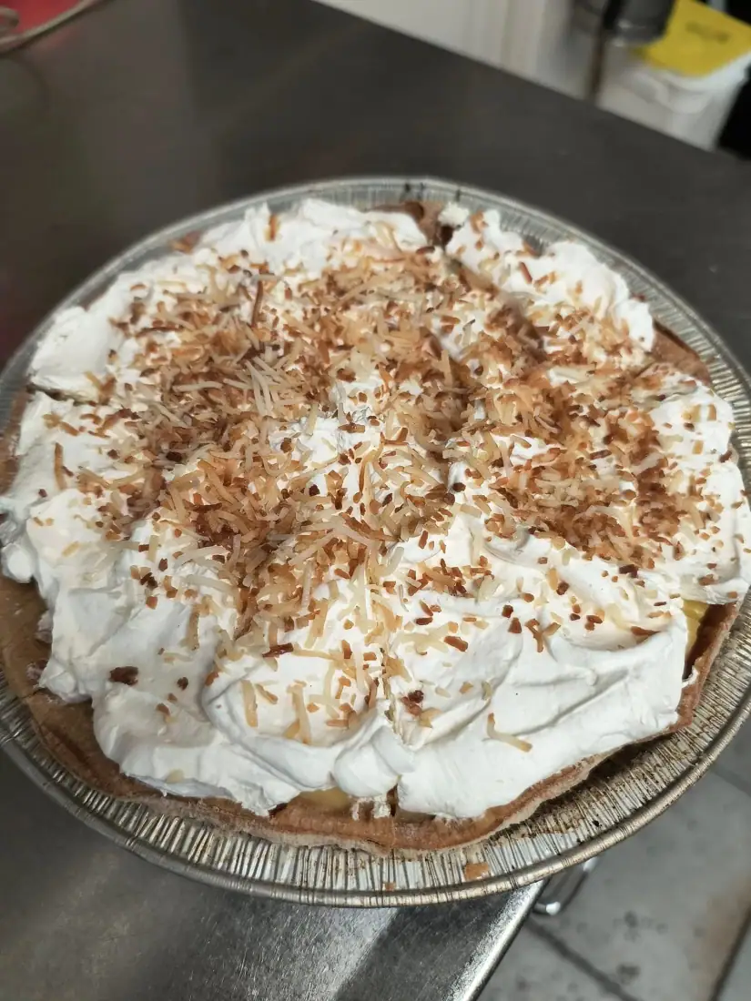 Tarte à la crème de coco grillée, entière
